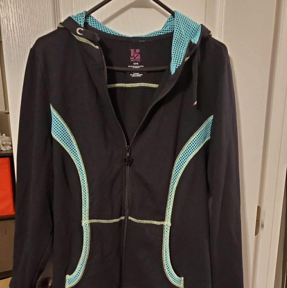 Livi Active Jacket